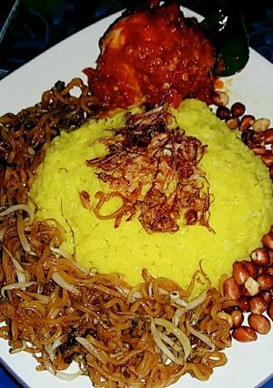 Foto resep Nasi kuning magic com