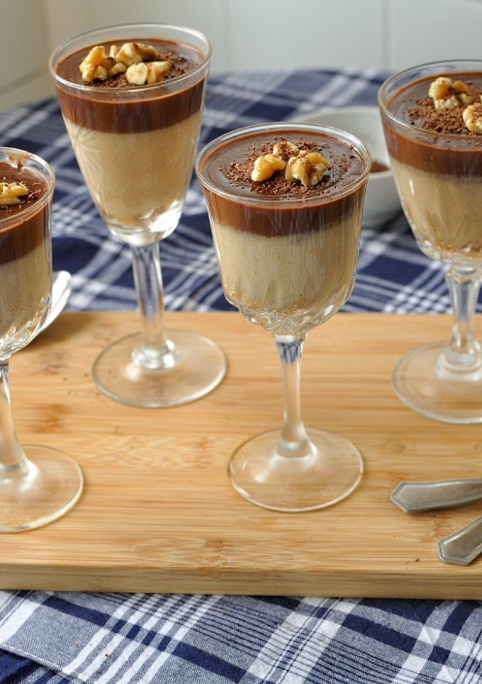 Una foto de Copa de crema de nueces y chocolate