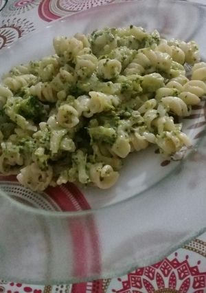 Una foto de Pasta salteada con brócoli