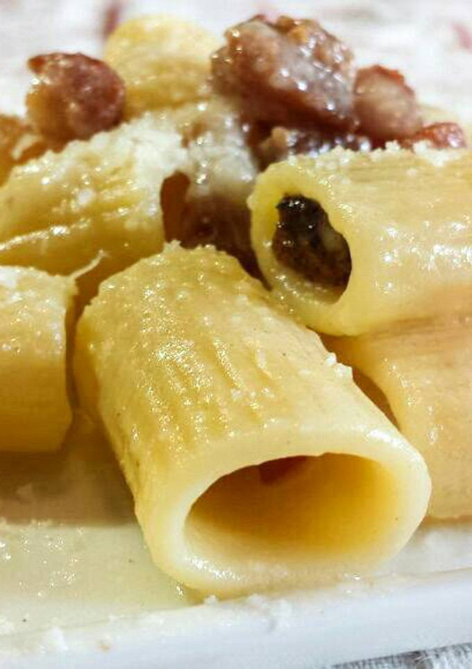 Una foto de Pasta a la gricia