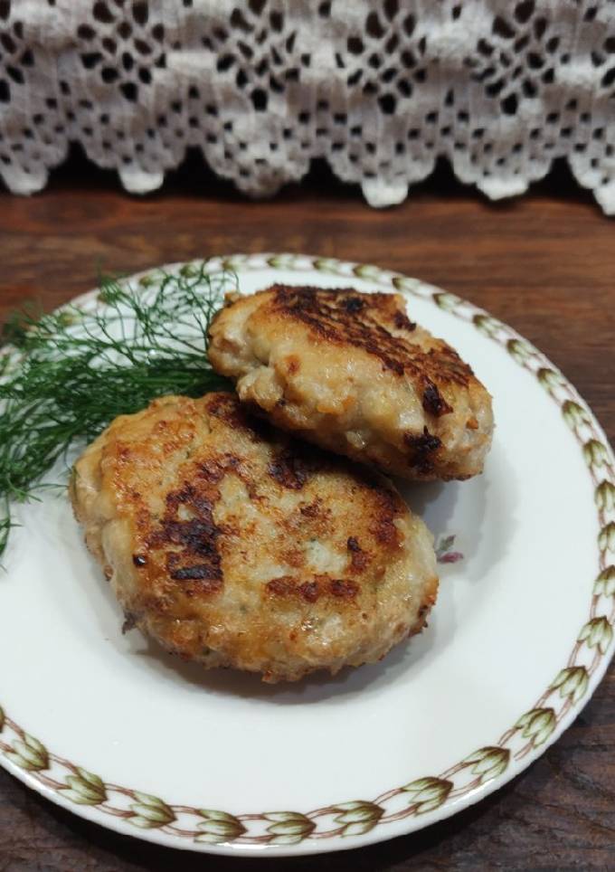 Ніжні курячі котлети