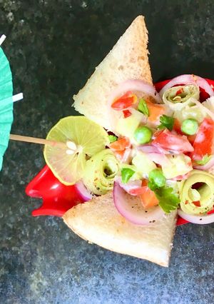 A picture of Summer Toast Salad.