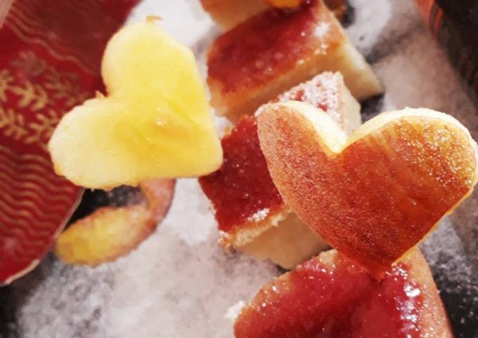 Recipe of Speedy Apple cake with pomegranate sauce