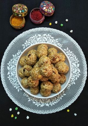 A picture of TILAACHE LAADOO (Sesame Laddoo).