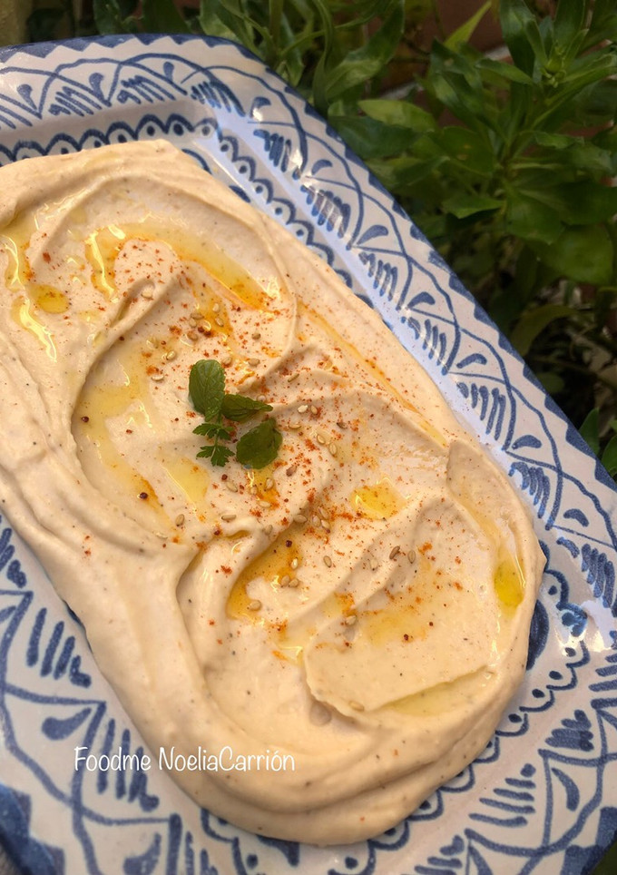 Una foto de Hummus de alubia blanca