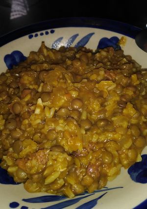 Una foto de Lentejas con longaniza