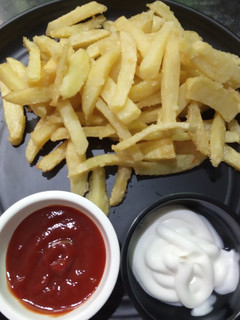 ફ્રેન્ચ ફ્રાય (French Fry Recipe In Gujarati) રેસીપી મુખ્ય ફોટો