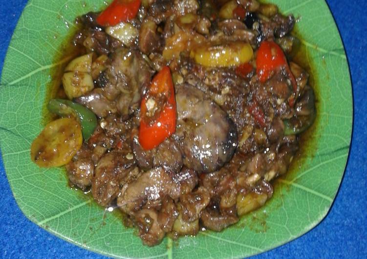 Proses meracik Hati Bumbu Merah ala Dapur Galuh, Bisa Manjain Lidah