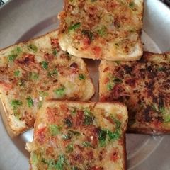 A picture of Bread pizza.