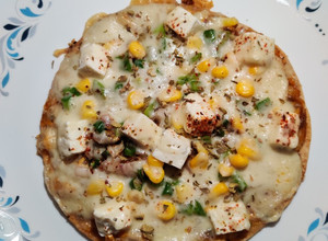A picture of ROTI TAWA PIZZA...