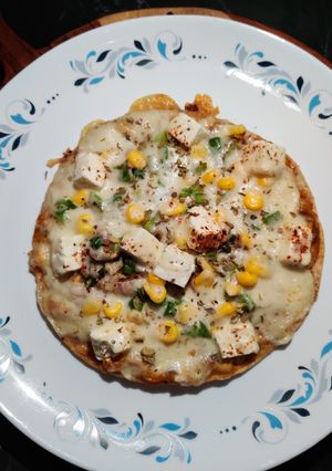 A picture of ROTI TAWA PIZZA...