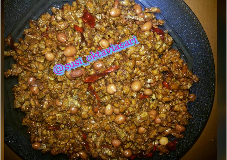 Tempe oreg kering campur kacang