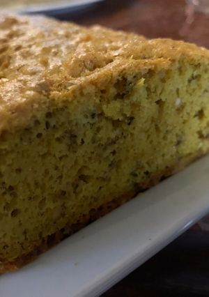 Una foto de PAN DE HARINA DE GARBANZO, ORÉGANO y CÚRCUMA (muy fácil, sin gluten)