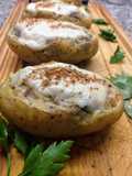 Papa rellena con portobellos, verdeo y queso