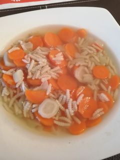 Legegyszerűbb és leggyorsabb zöldségleves recept fotója