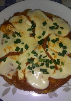 Una foto de Pizza de fideos 💣🎆😋😋😋