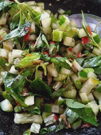 Langkah Mudah untuk Membikin Resep  Receuh bonteng Bandung (sambel goang timun) yang Bisa Manjain Lidah, Lezat Sekali