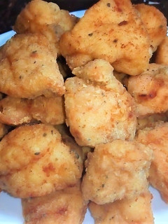 Фото Куриная грудка сочная и с хрустящей корочкой.