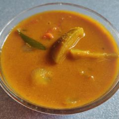 A picture of Kathirikai Puli Kuzhambu/Brinjal Curry.