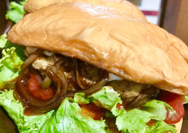 Juicy beef burger ala carl’s jr