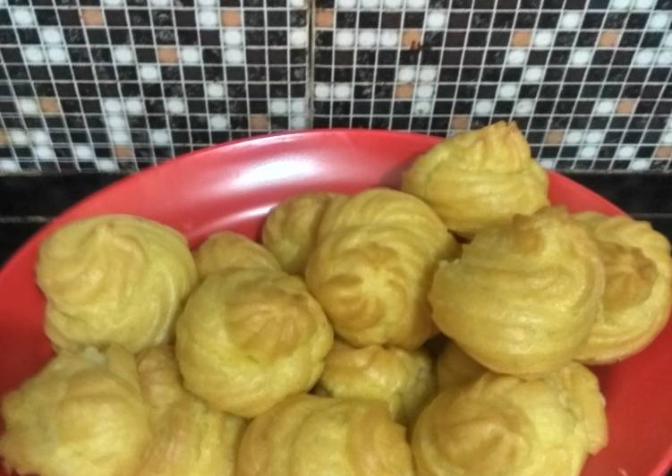 Langkah Mudah untuk Menyiapkan Kue soes.. vla susu Anti Gagal