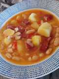 Caraotas blancas con chorizo
