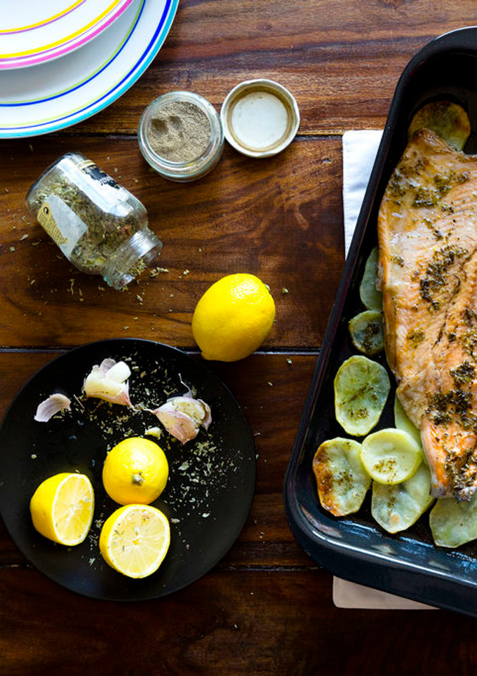 Una foto de Trucha al horno con limón y orégano
