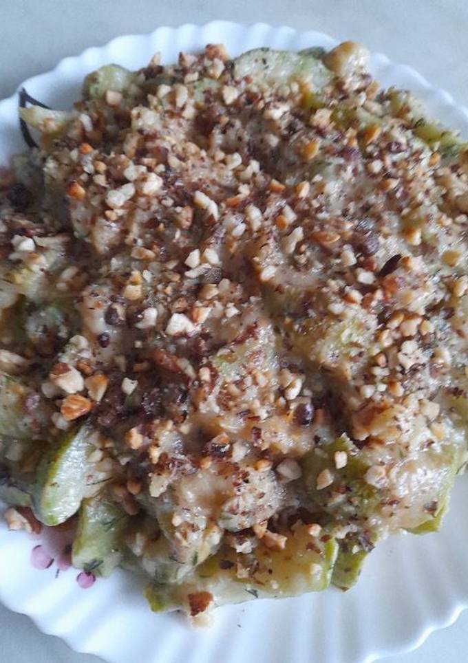 Кабачки с грецкими орехами