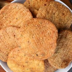Aloo papdi A picture of Aloo papdi.