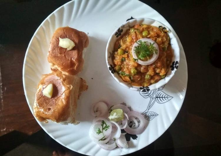 Steps to Make Super Quick Homemade Pav bhaji