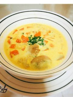 صورة لوصفة شوربة الخضار والفطر بالقشطة