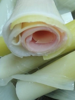 Una foto de Canelones sin masa