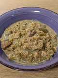 Arroz de coliflor con champiñones, judías verdes y salmón en salsa Camembert