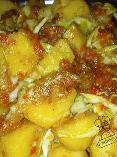 A picture of Potatoes porridge with cabbage.