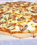 Pizza de calabacín y champiñones (con masa rápida de avena)