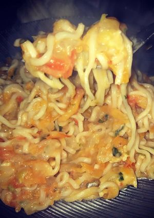 Una foto de Ramen salteado con pollo🍗🍜