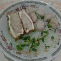 A picture of Bakso + Tahu Bakso Campur.