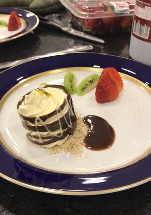 Una foto de Canastillos de chocolate bicolor