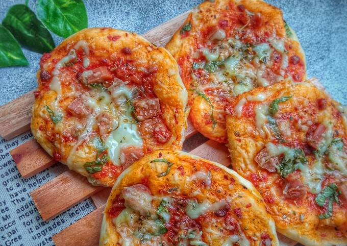 Pizza Mini Simpel Untuk Bekal Anak