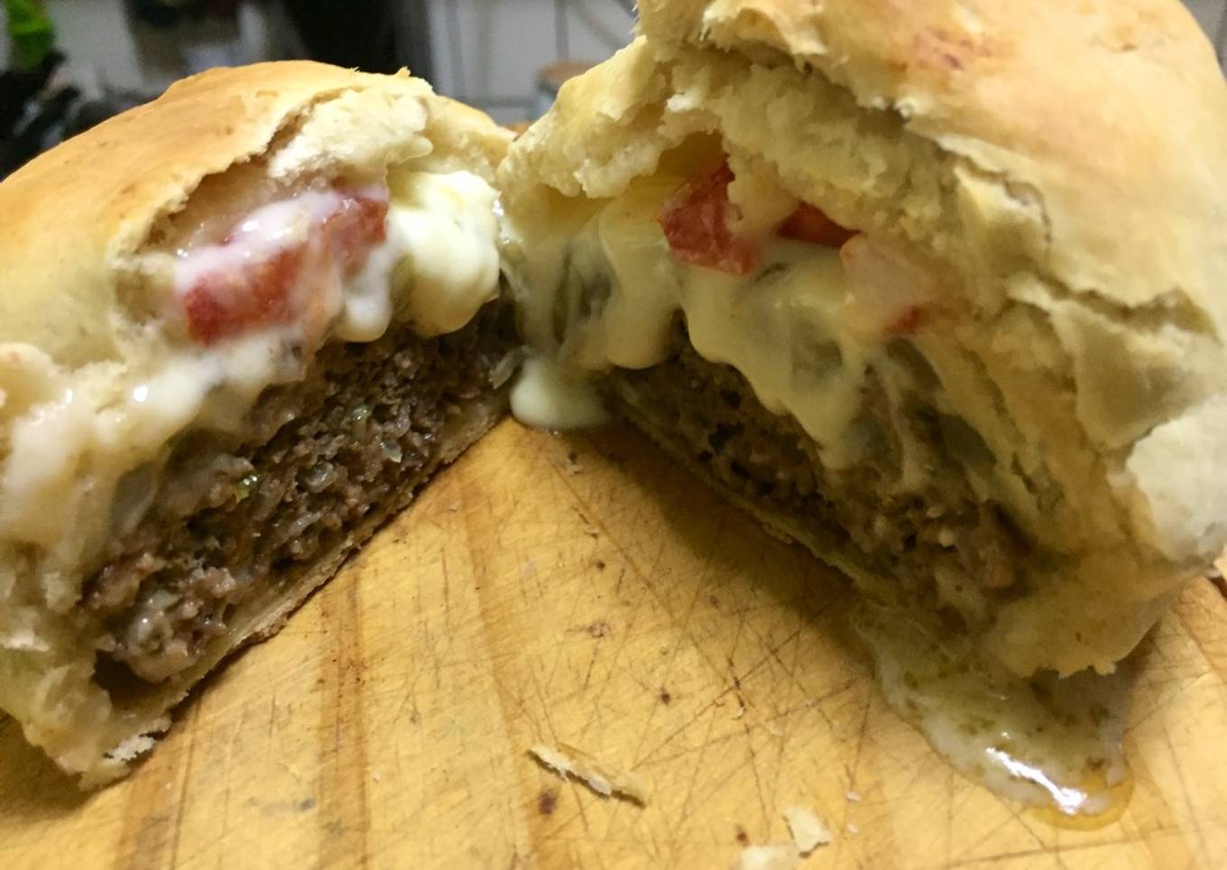 Hamburguesa de pizza bomba