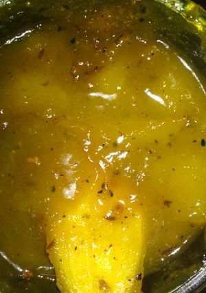 A picture of Mango chutney.