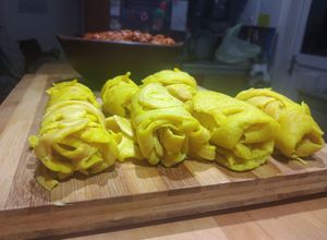 Una foto de Roti Jala