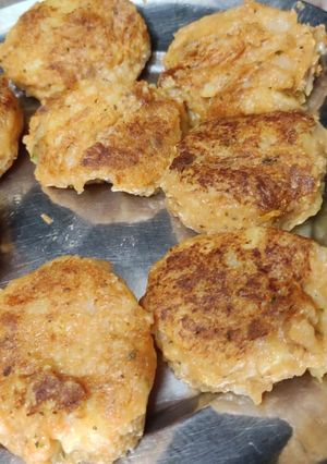 A picture of Aloo tikki.
