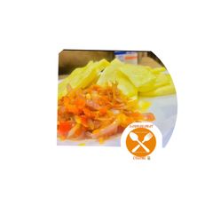 A picture of Fried white yam and sauce.