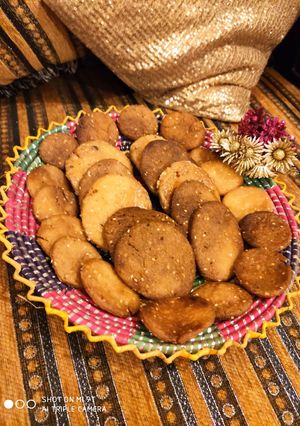 A picture of Meethi tikkiya.