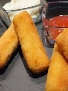 Una foto de Fingers de surimi o palitos de surimi