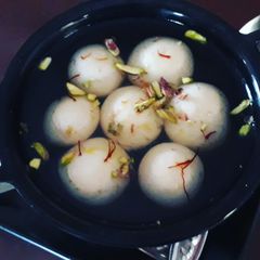 A picture of Bengali sweet Roshogolla.