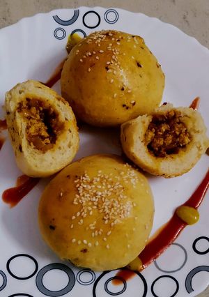 A picture of Chicken bun.