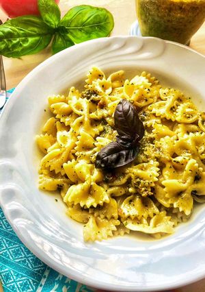 Foto di Farfalle al pesto Di basilico