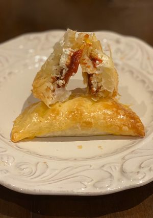Una foto de Empanadas de guayaba y queso